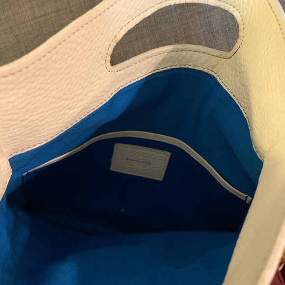 White clutch purse with blue stitching - Picture 5 of 5